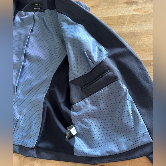 Beautiful RW&co blazer - Picture 4 of 14